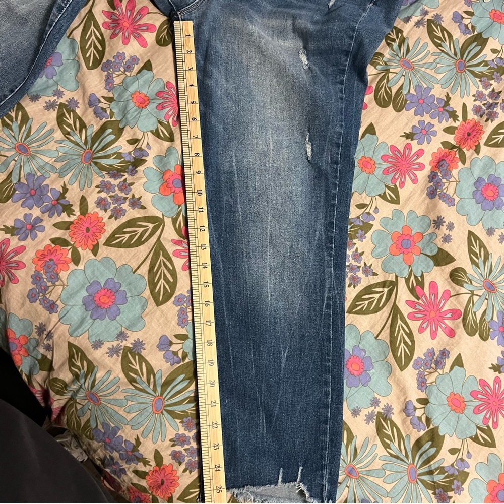 Nicole Miller Blue Straight Leg ankle Jeans distressed cutoff styling plus 16 - Picture 5 of 8